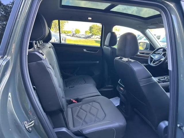 2026 Volkswagen Atlas SE with Technology