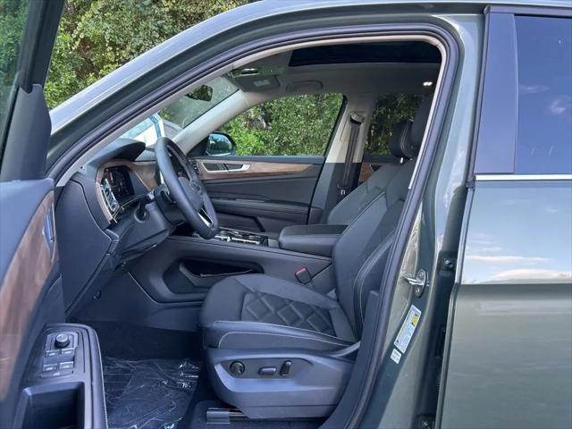 2026 Volkswagen Atlas SE with Technology