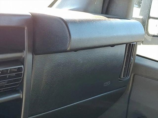 2023 Chevrolet Express Cutaway Work Van