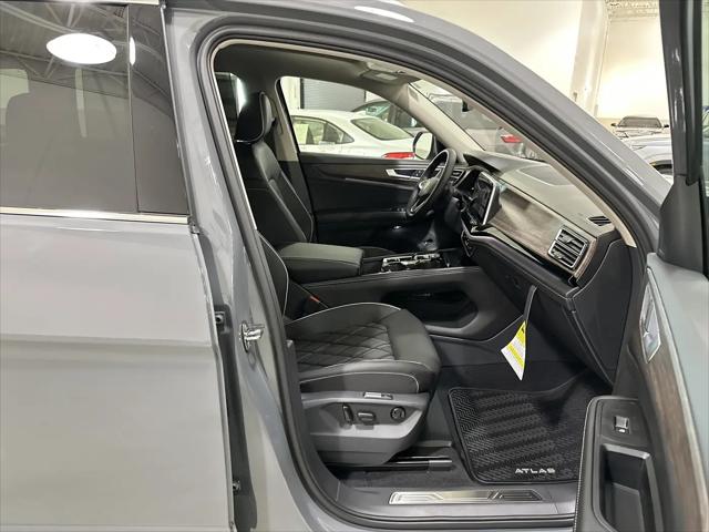2026 Volkswagen Atlas SEL Premium R-Line