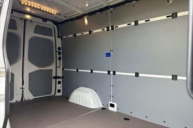 2026 Mercedes-Benz Sprinter Cargo Van 2500 Standard Roof I4 Diesel 144 RWD