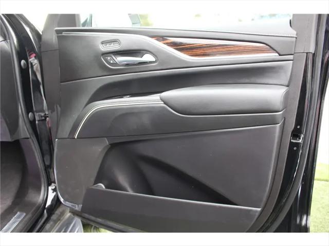 2023 Cadillac Escalade ESV 4WD Luxury