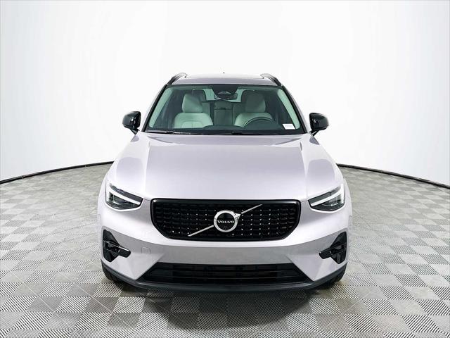 2026 Volvo XC40 Plus, B5 AWD Gas (mild hybrid), Dark