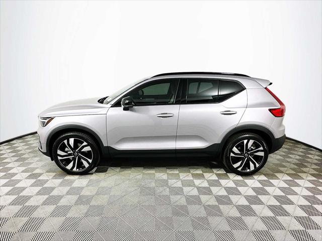2026 Volvo XC40 Plus, B5 AWD Gas (mild hybrid), Dark