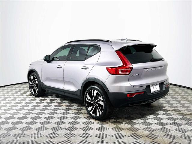 2026 Volvo XC40 Plus, B5 AWD Gas (mild hybrid), Dark