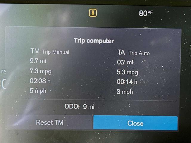 2026 Volvo XC40 Plus, B5 AWD Gas (mild hybrid), Dark