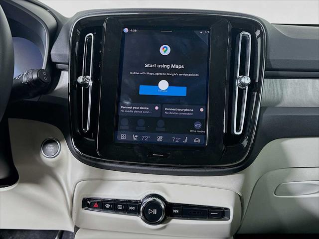 2026 Volvo XC40 Plus, B5 AWD Gas (mild hybrid), Dark