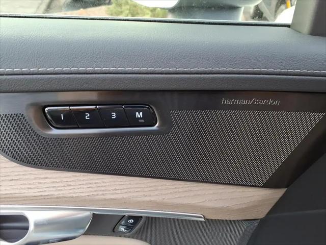 2026 Volvo XC90 Ultra, B6 AWD Gas (mild hybrid), Gasoline, Bright, 7 Seats