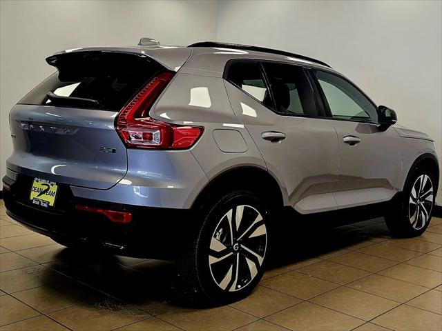 2026 Volvo XC40 Ultra, B5 AWD Gas (mild hybrid), Dark