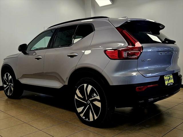 2026 Volvo XC40 Ultra, B5 AWD Gas (mild hybrid), Dark