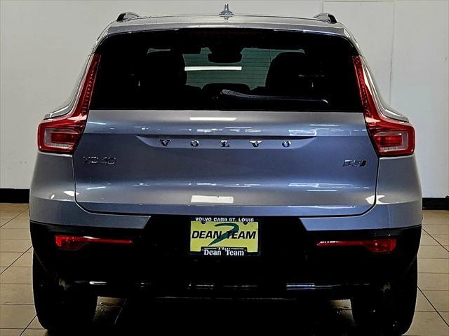 2026 Volvo XC40 Ultra, B5 AWD Gas (mild hybrid), Dark