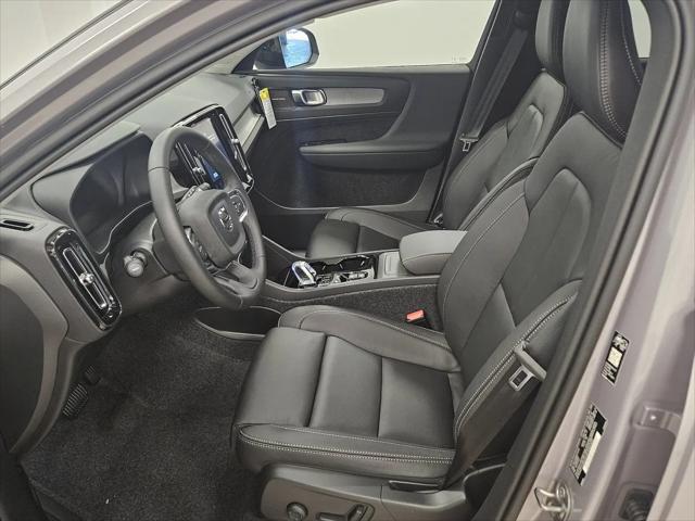 2026 Volvo XC40 Ultra, B5 AWD Gas (mild hybrid), Dark