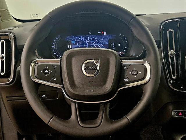 2026 Volvo XC40 Ultra, B5 AWD Gas (mild hybrid), Dark