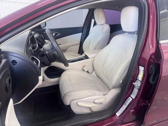 2016 Chrysler 200 Limited