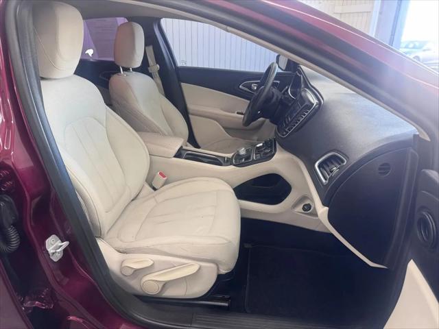 2016 Chrysler 200 Limited