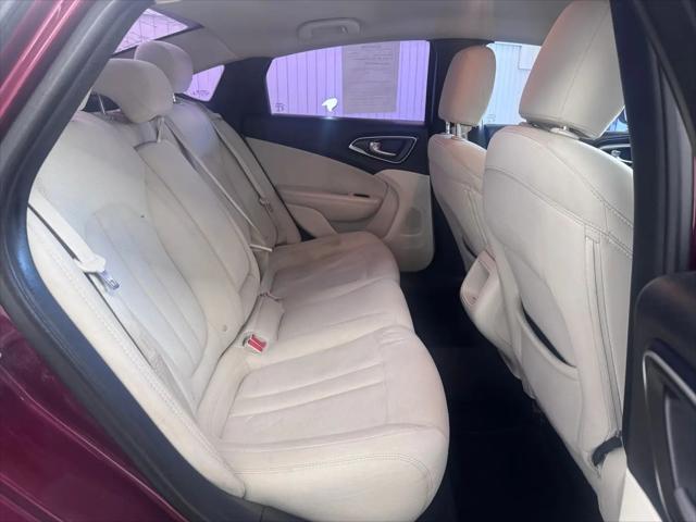 2016 Chrysler 200 Limited