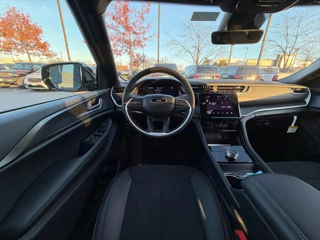 2025 Jeep Grand Cherokee L Altitude 4x4
