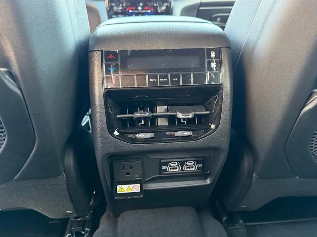 2025 Jeep Grand Cherokee L Altitude 4x4