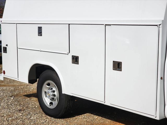 2025 Chevrolet Express Cutaway Work Van