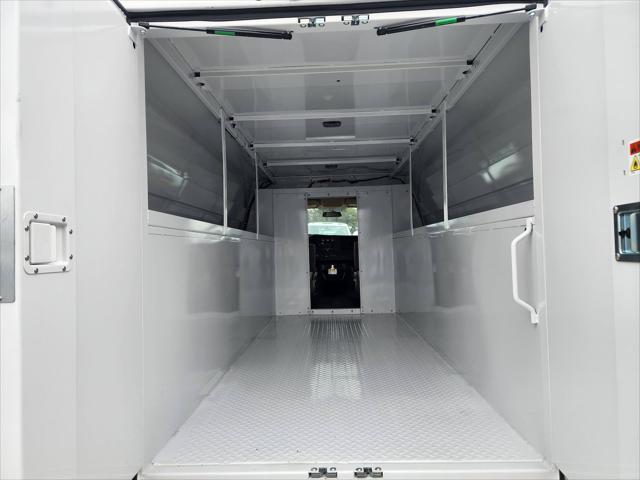 2025 Chevrolet Express Cutaway Work Van