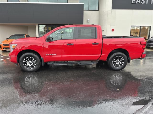 2024 Nissan TITAN Crew Cab SV 4x4