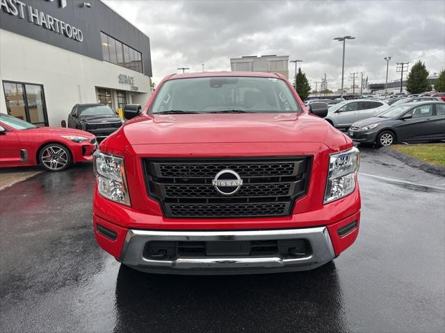 2024 Nissan TITAN Crew Cab SV 4x4