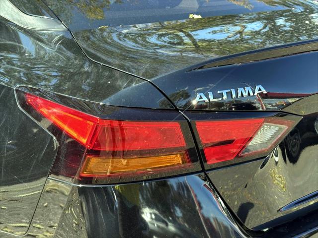 2020 Nissan Altima SR FWD [9]