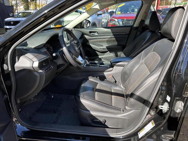 2020 Nissan Altima SR FWD [12]