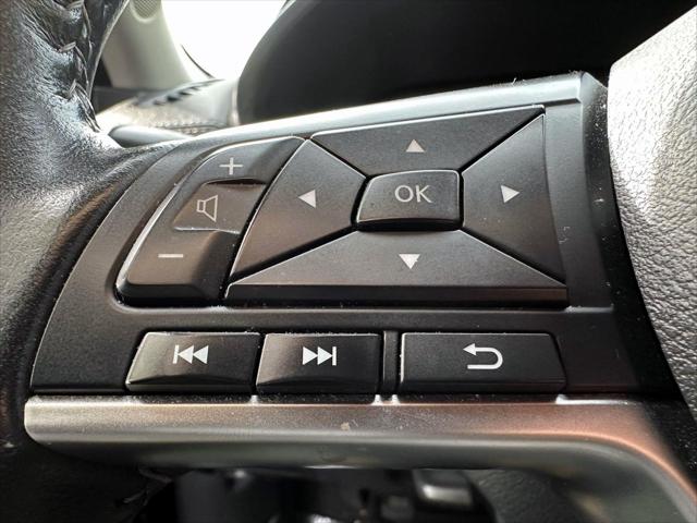 2022 Nissan Sentra SV Xtronic CVT [25]