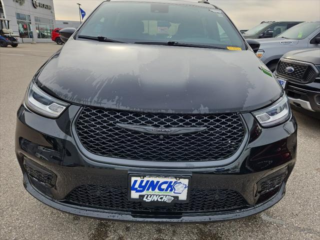 2024 Chrysler Pacifica Limited AWD