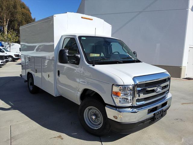 2026 Ford E-350 Cutaway Base