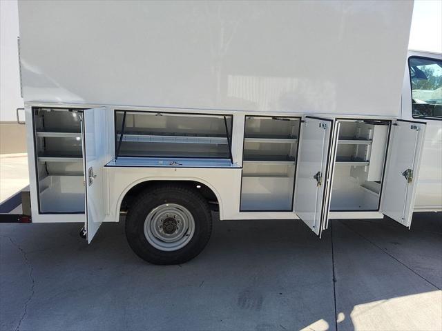 2026 Ford E-350 Cutaway Base