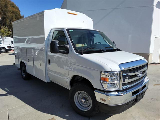 2026 Ford E-350 Cutaway Base