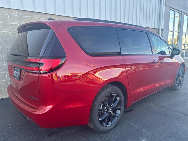 New 2026 Chrysler Pacifica For Sale in Wilmington, OH