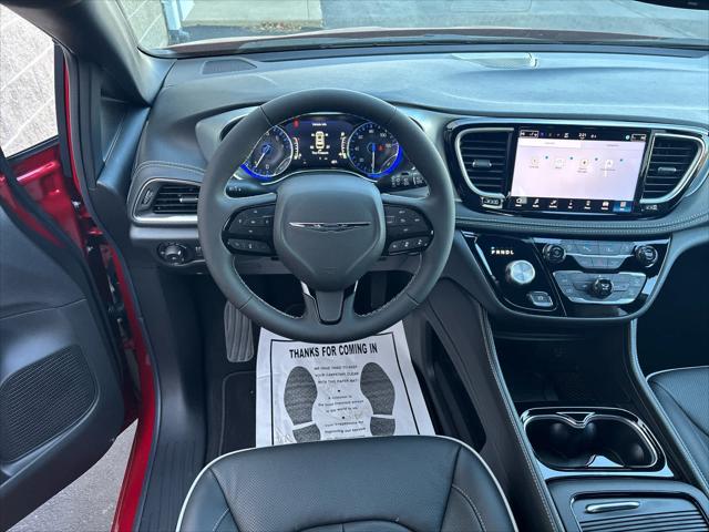 New 2026 Chrysler Pacifica For Sale in Wilmington, OH