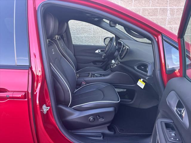 New 2026 Chrysler Pacifica For Sale in Wilmington, OH