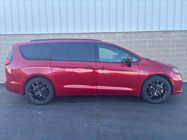 New 2026 Chrysler Pacifica For Sale in Wilmington, OH