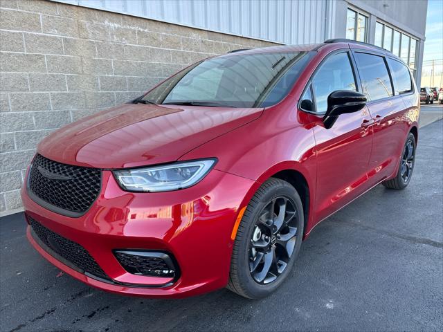 New 2026 Chrysler Pacifica For Sale in Wilmington, OH