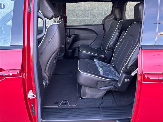 New 2026 Chrysler Pacifica For Sale in Wilmington, OH