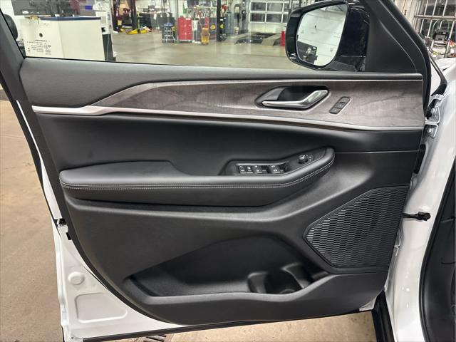 New 2025 Jeep Grand Cherokee For Sale in Wilmington, OH