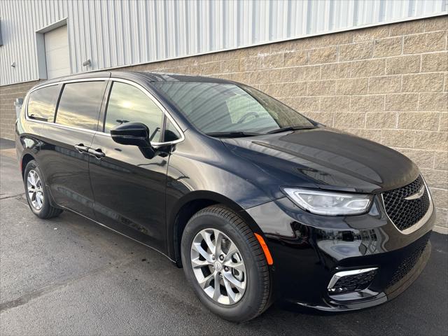 New 2026 Chrysler Pacifica For Sale in Wilmington, OH