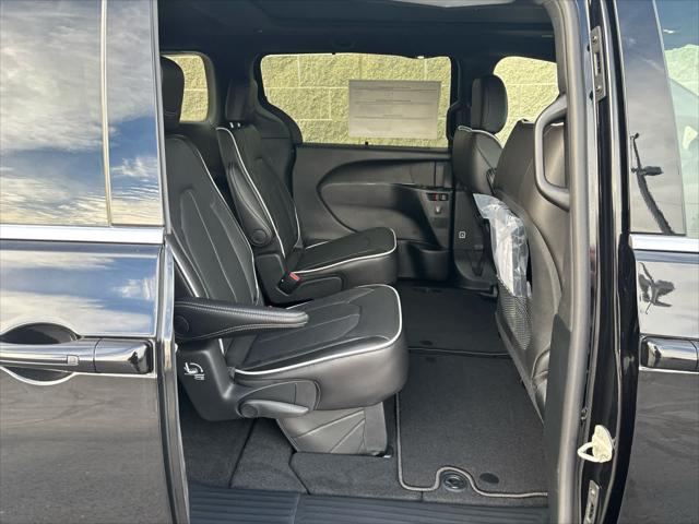 New 2026 Chrysler Pacifica For Sale in Wilmington, OH