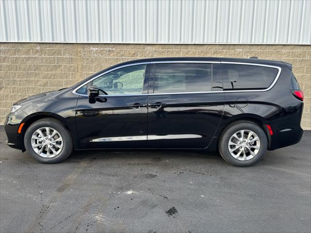 New 2026 Chrysler Pacifica For Sale in Wilmington, OH