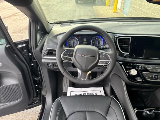 New 2026 Chrysler Pacifica For Sale in Wilmington, OH