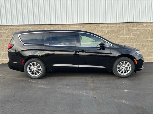 New 2026 Chrysler Pacifica For Sale in Wilmington, OH