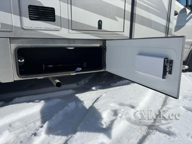 2025 Mercedes-Benz Sprinter 3500XD Chassis Standard Roof 4-Cyl Diesel HO