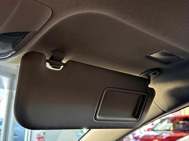 2021 Toyota Corolla LE [25]