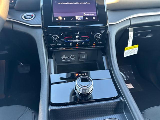 2025 Jeep Grand Cherokee Laredo X 4x4
