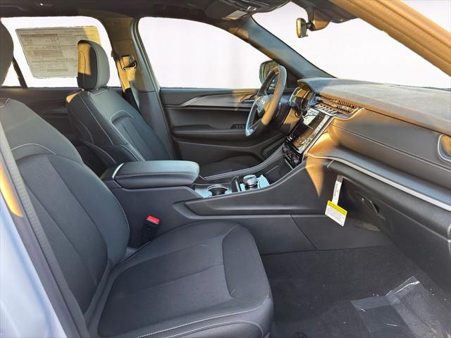 2025 Jeep Grand Cherokee Laredo X 4x4