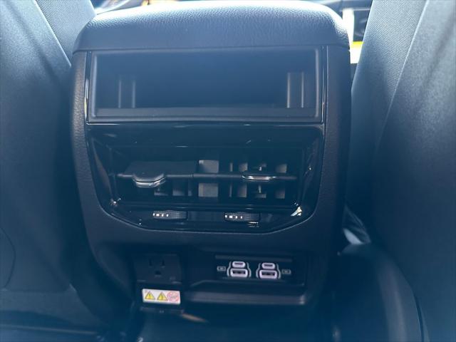 2025 Jeep Grand Cherokee Laredo X 4x4
